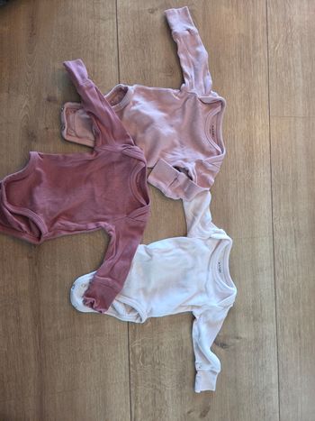 Lot de 3 bodies kiabi 
