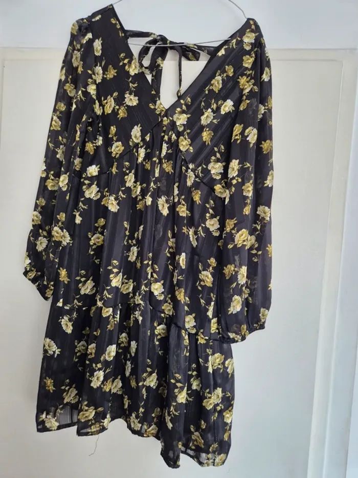 Robe fluide fleurie noire et or Senes M / L