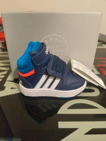 Baskets enfants a scratch