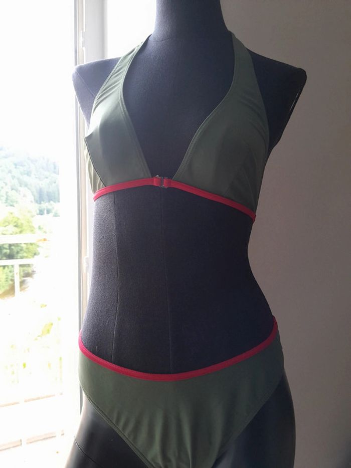 Ensemble maillot de bain taille 42 s'ouvre devant kaki et rouge - photo numéro 6