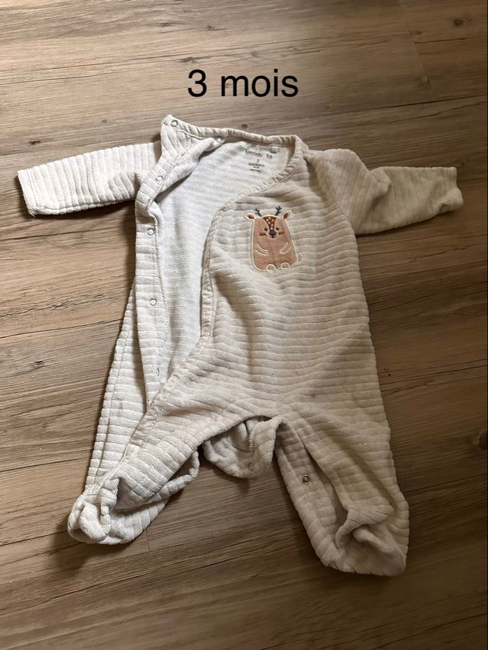 Lot vêtements, trois mois - photo numéro 3