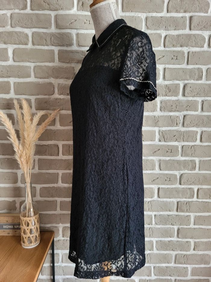 Robe en dentelle noire DDP avec liseré doré - Comm neuve - photo numéro 10