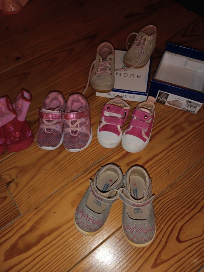 Lot chaussures et une paire de chausson 19 et 20 fille - photo numéro 3
