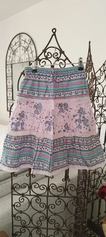 Jupe Creeks très bon état. Taille 10 ans