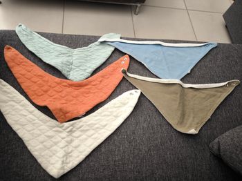 Lot de bavoirs bandanas 