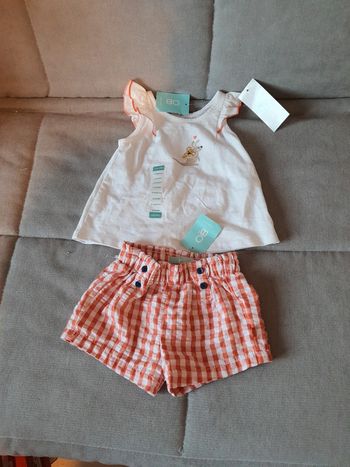 Ensemble Obaïbi taille 6 mois t-shirt et short motif vichy neuf avec étiquettes