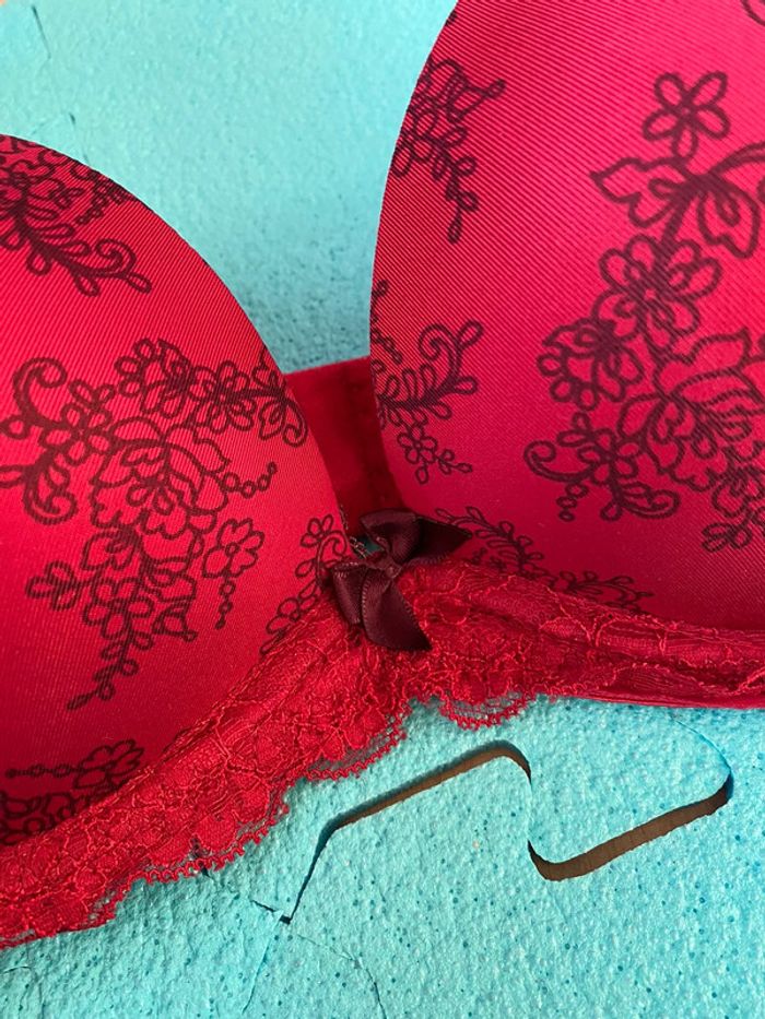 Soutien gorge rouge Bruno Banani 90 D - photo numéro 2