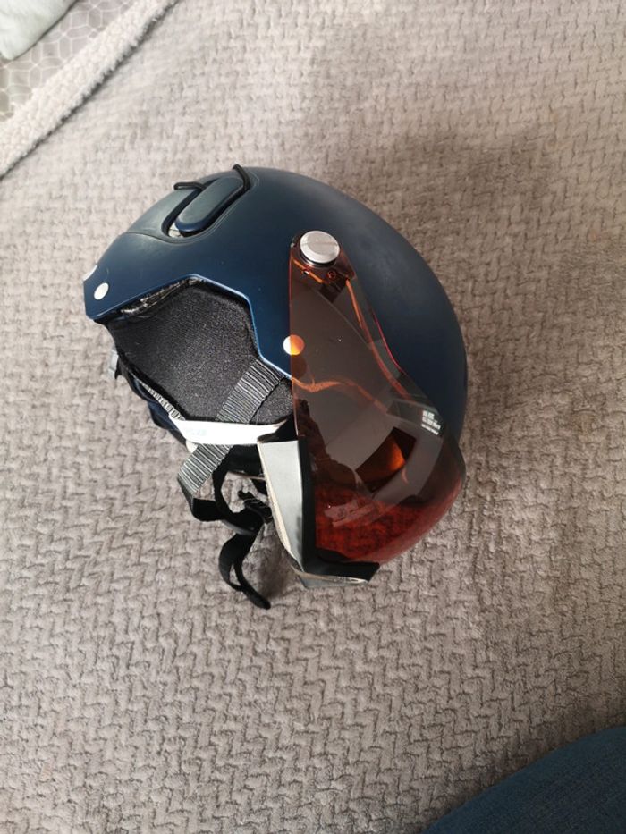 Casque de ski avec visière intégrée. - photo numéro 3