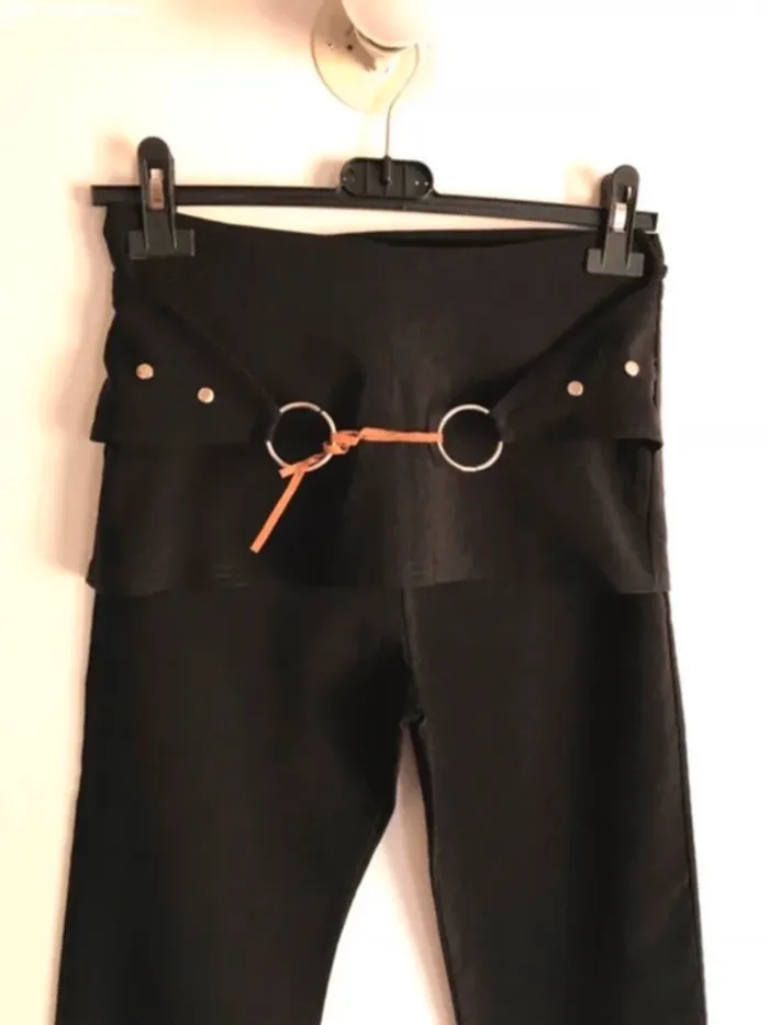 Pantalon noir à empiècements sur le haut du pantalon taille 34 - photo numéro 4