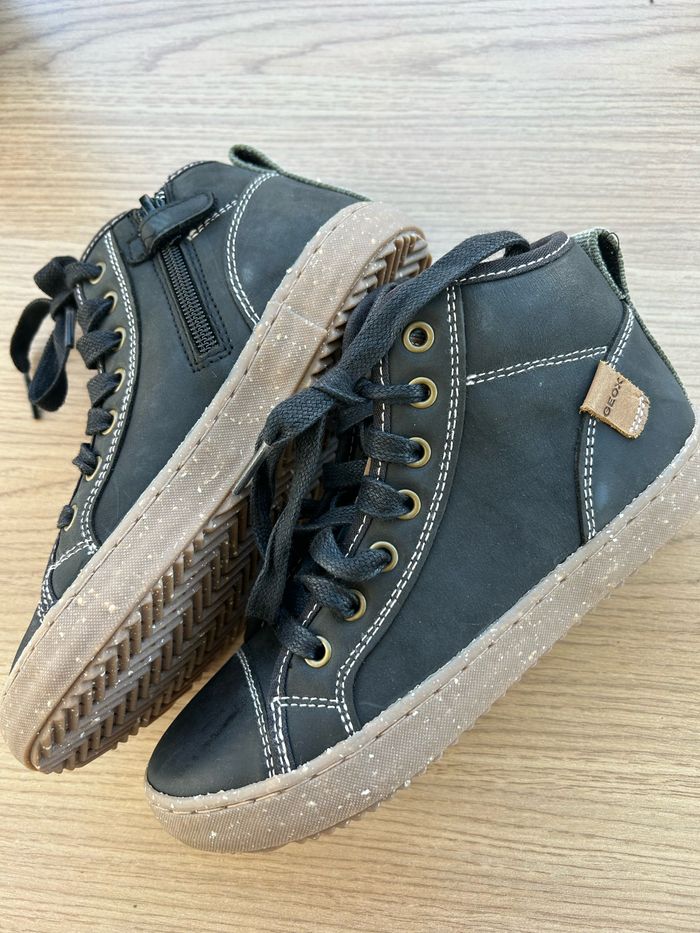 Boots Geox garçon neuves - photo numéro 2
