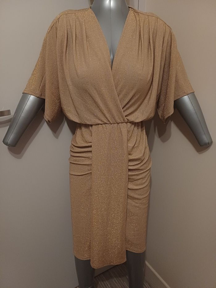 Robe dorée