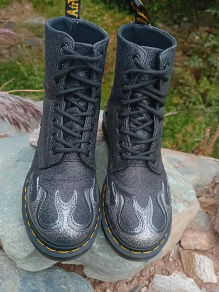 Dr. Martens Pascal Flame glitter avec boîte 38