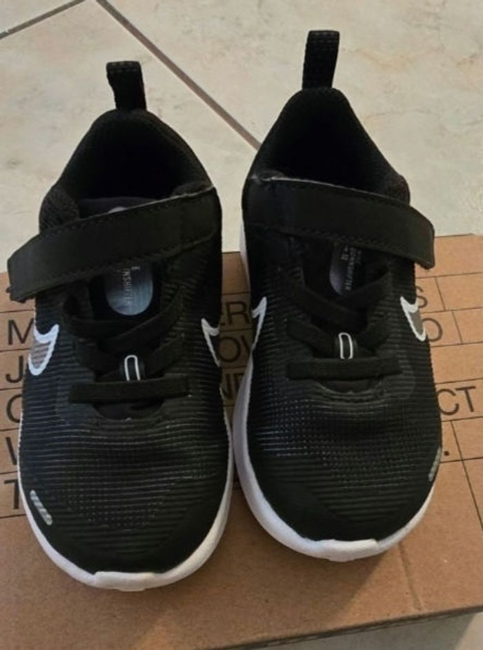 (NEUVES non portées) 🏷🤩😍🥰superbes Baskets running NIKE unisex ! pointure 23.5 😍🤩🥰 - photo numéro 5