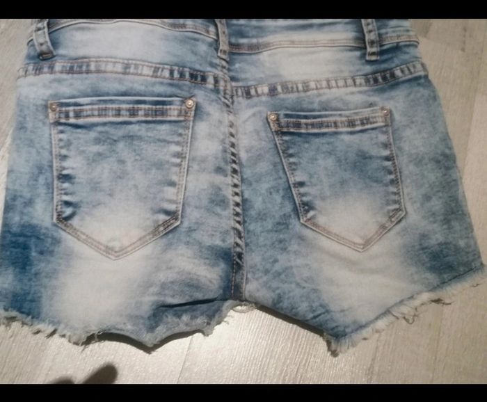 Mini short jeans T 40 🩳 - photo numéro 9