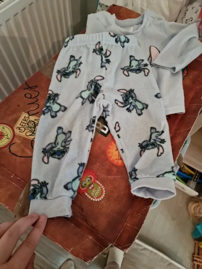 Pyjama stitch 9-12 mois - photo numéro 4