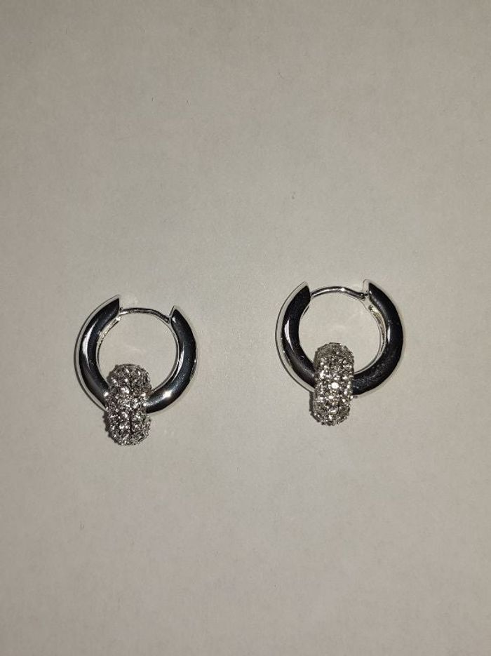 Boucles d'oreilles neuves
