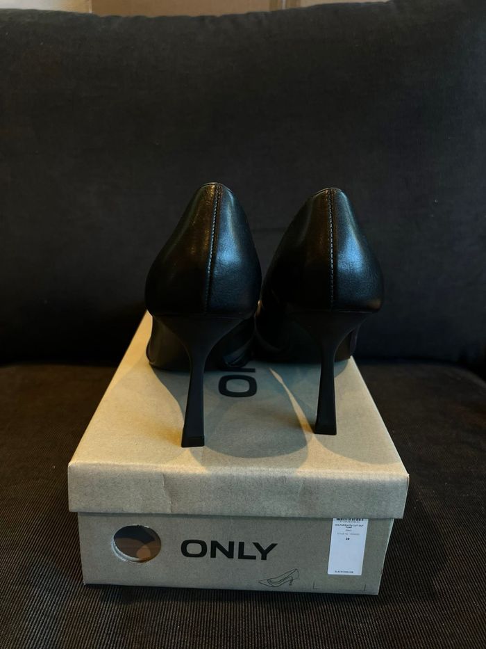 Escarpins, Only, 39. À vendre dans leur boîte état neuf Très jolis - photo numéro 4