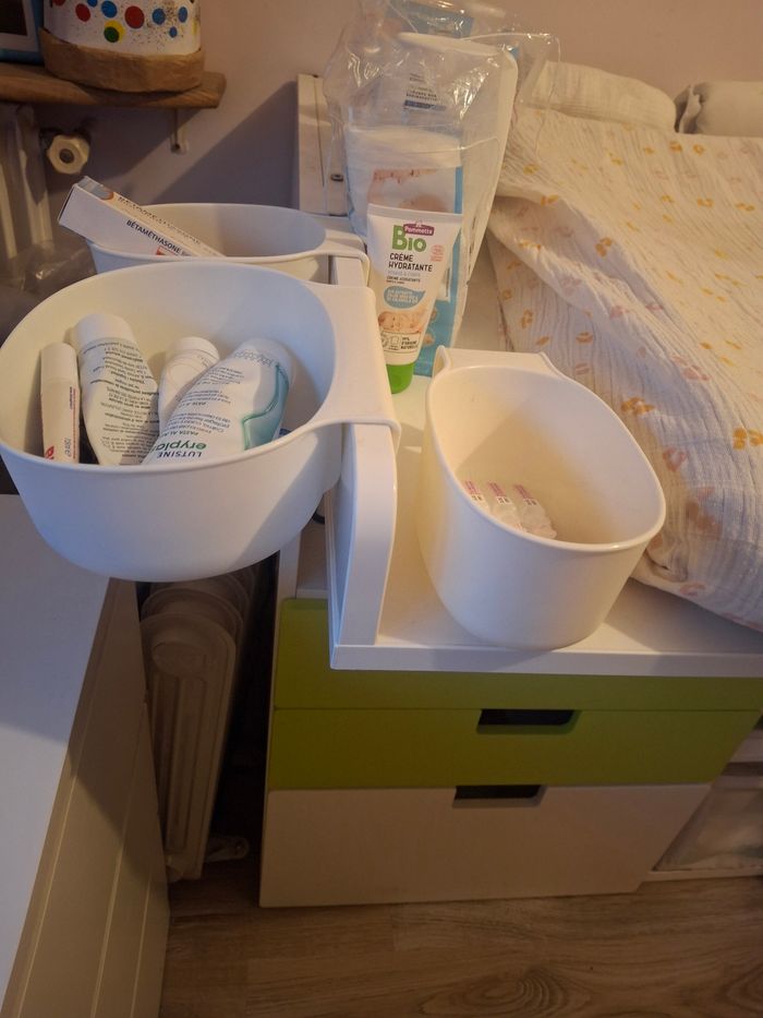 Table à langer avec rangements (commode) très bon état - photo numéro 5