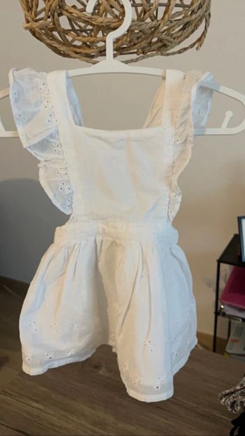 Robe en coton avec broderie anglaise