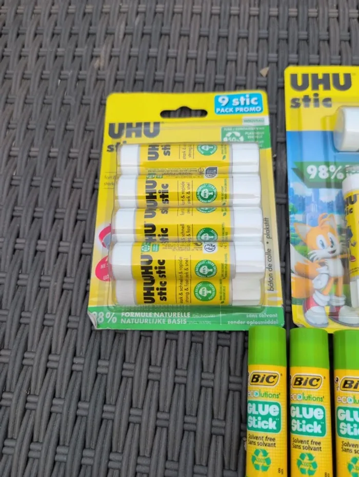 Lot de 18 tubes de colle uhu et bic - photo numéro 4