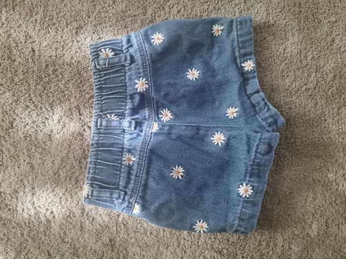 Short jean fleurie (18mois) - photo numéro 2