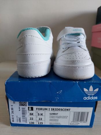 Baskets Adidas fille pointure 22