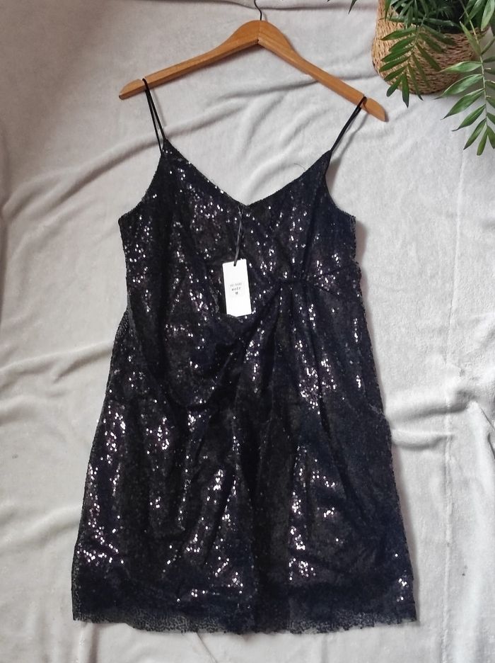 Robe à sequins taille M - photo numéro 2