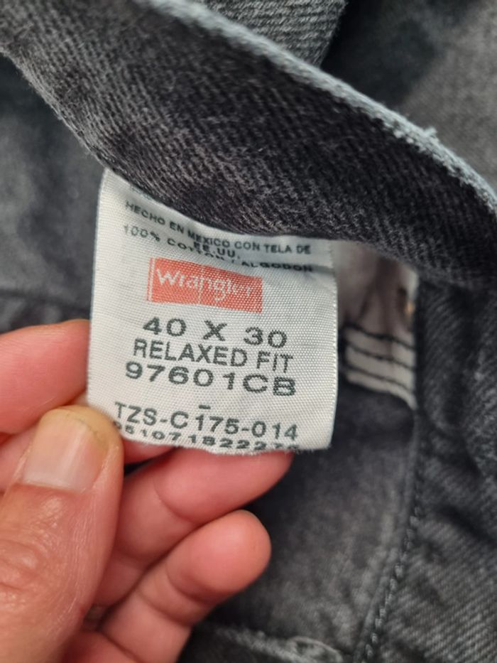 Jean Wrangler noir Taille 40x30 (mesures en photos) - photo numéro 9