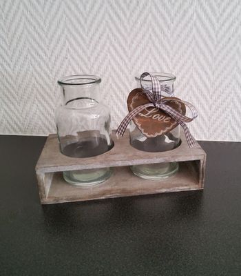 Lot 2 petits vases dans socle en bois