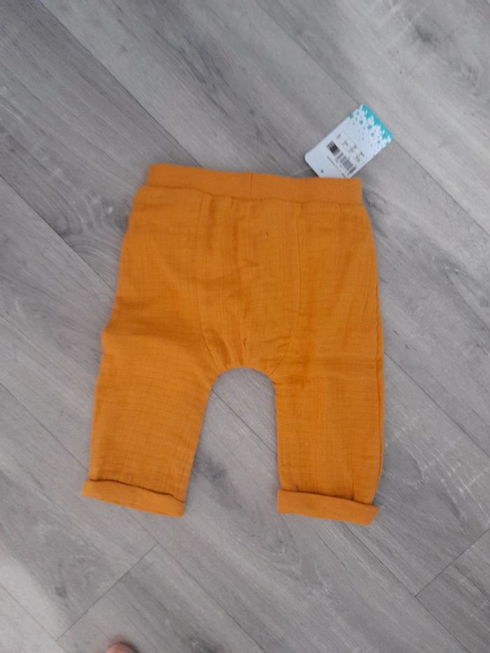 Pantalon gaz de coton neuf 12 mois - photo numéro 4