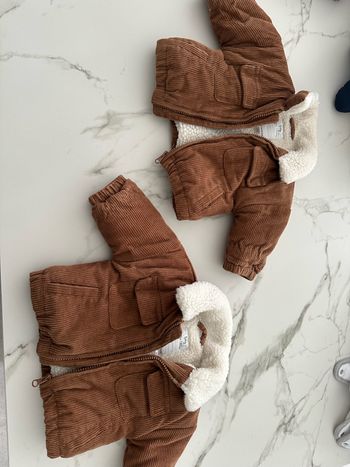 Blouson camel moumoute mouton blanche pour jumeaux