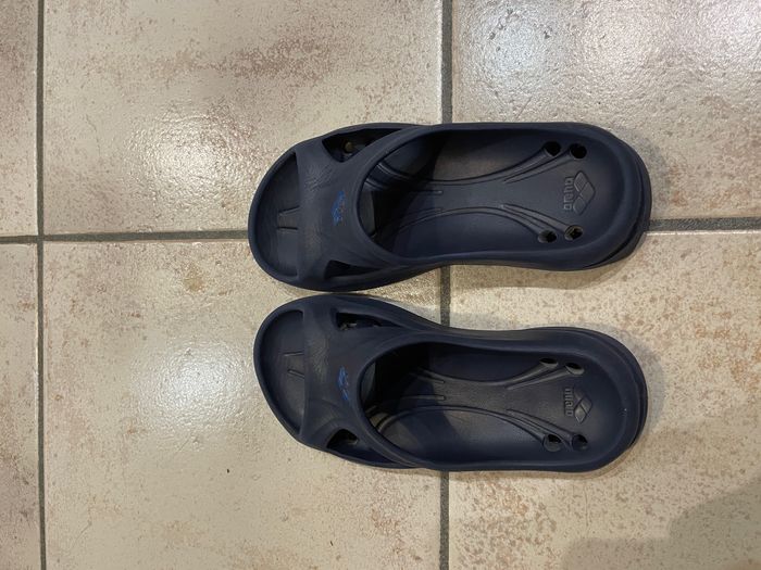 Sandale plastique Arena Taille 31