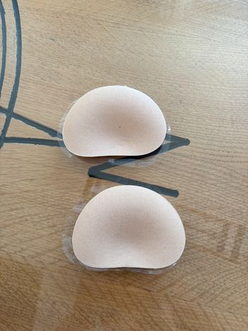 Petit coussinets beige insertion poitrine neuf