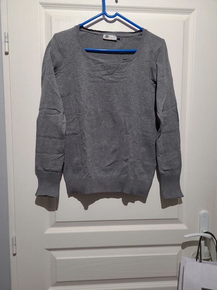 Pull gris avec coudieres argent