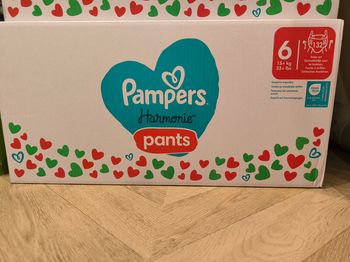 Carton de 132 pants Pampers harmonie taille 6