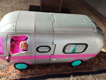 Camping car L.O.L surprise