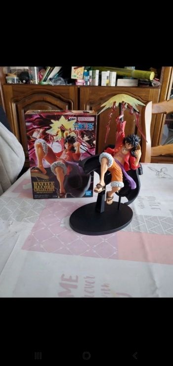Figurine one piece monkey.d.luffy
