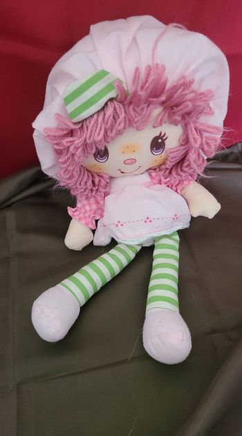 Poupée chiffon Framboise Charlotte aux fraises