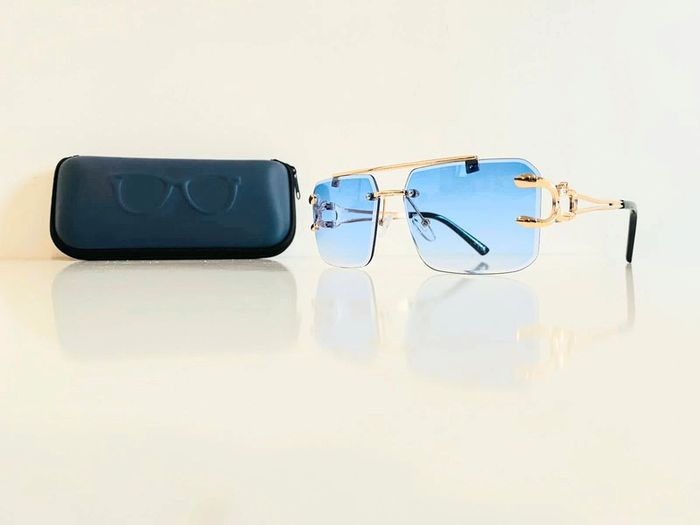 Lunette de soleil mixte dorée verres bleus dégradés uvprotection taille moyenne - photo numéro 2