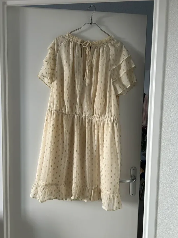 Robe crème et doré