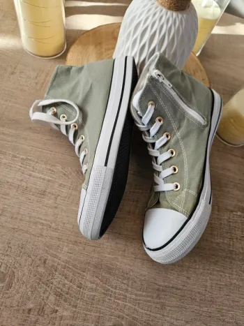 Chaussure montante