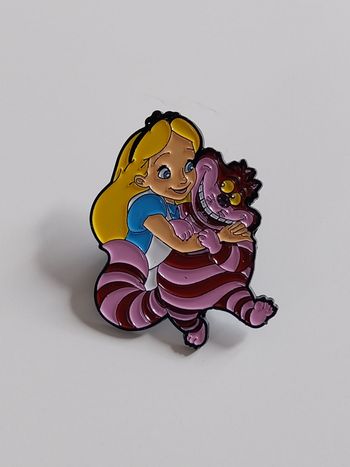 Pin Alice au pays des merveilles