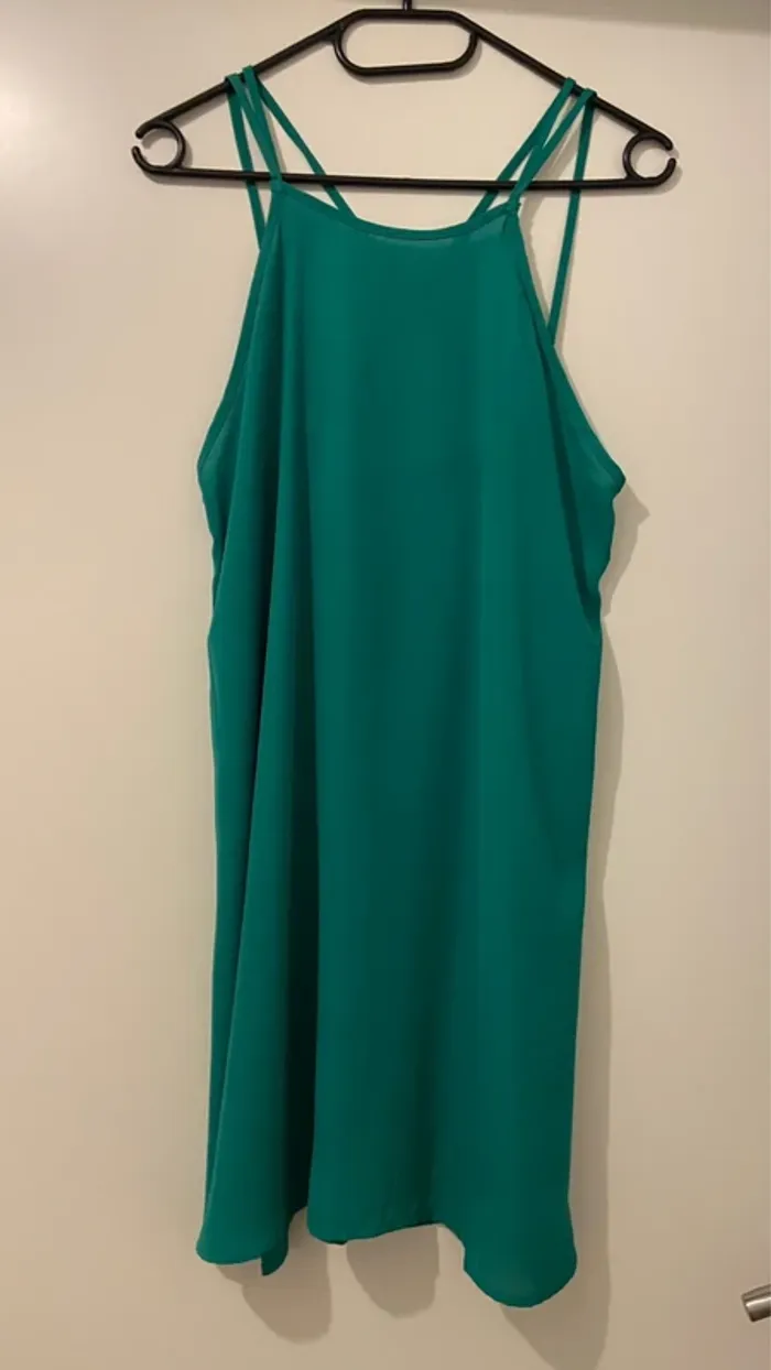 Robe verte à bretelles - photo numéro 4