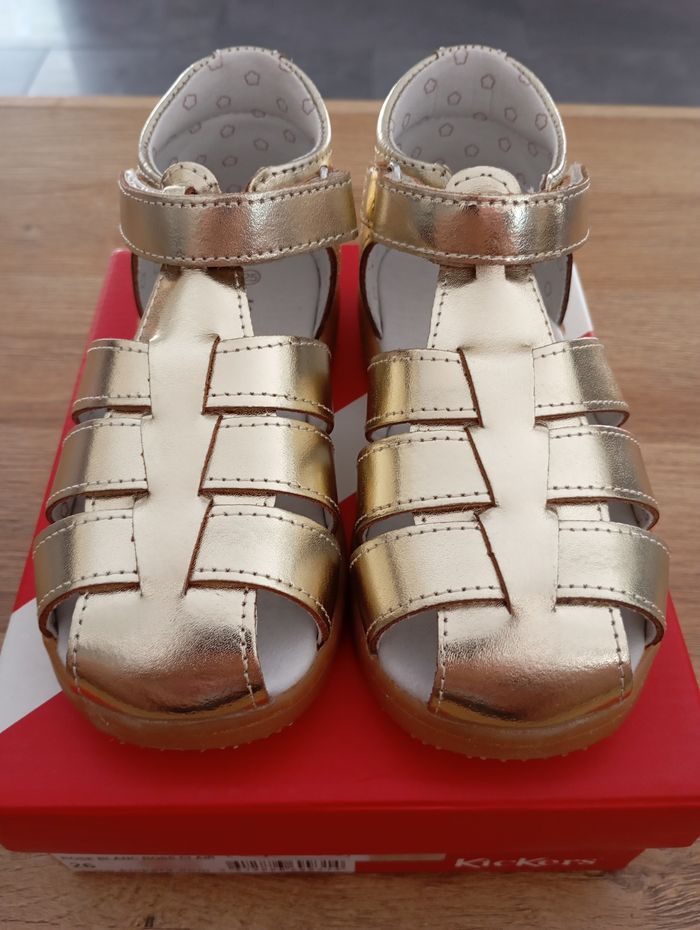 Kickers neuves pour fille en taille 25 - photo numéro 2