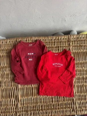 2 t-shirt manche longue Kiabi 9mois en très bon état