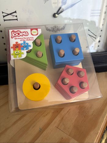 Jeu de formes à encastrer