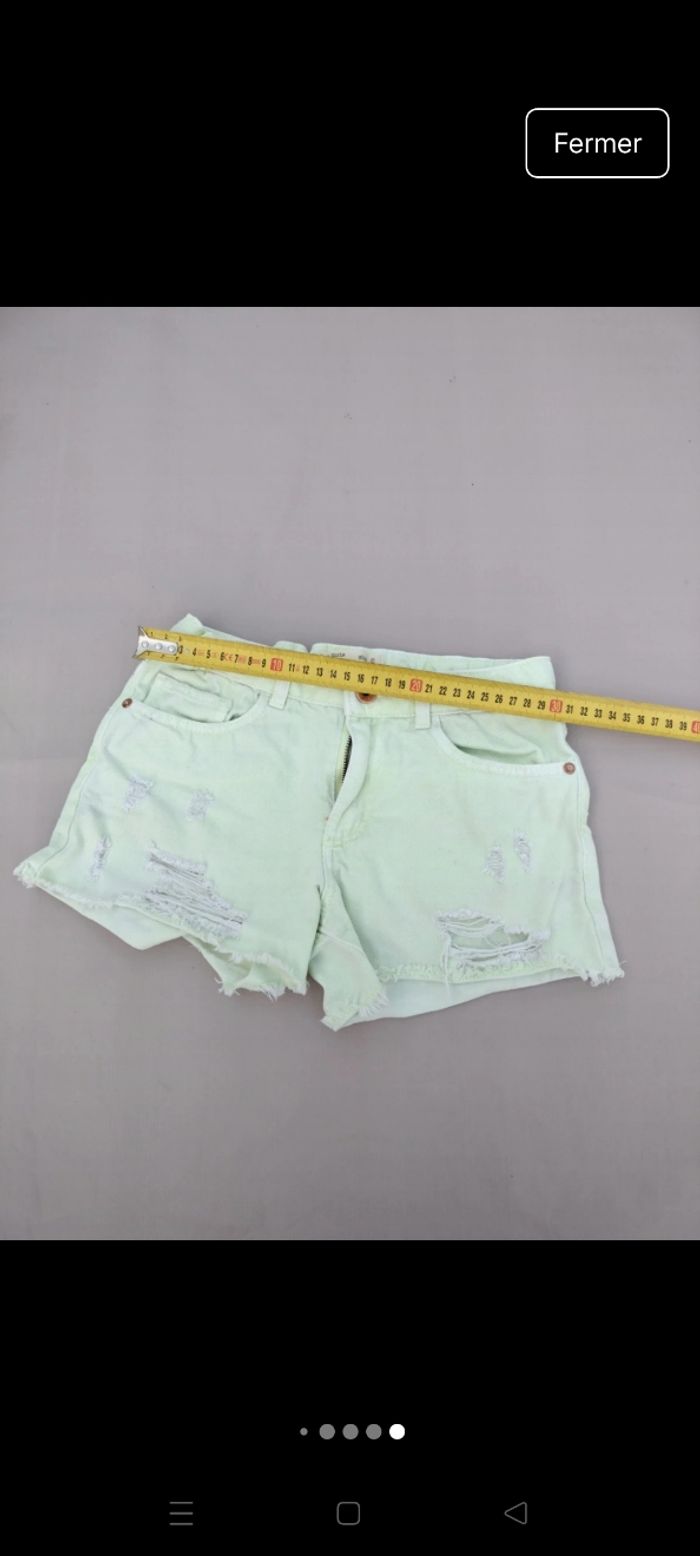 Short jaune - photo numéro 7