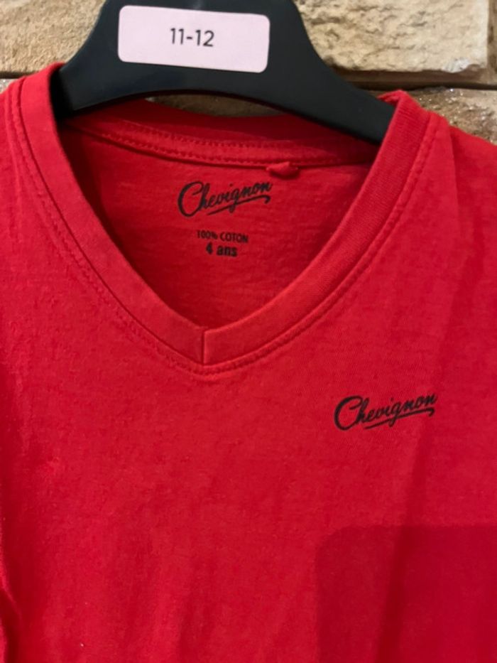 T-shirt Chevignon parfait état 4-5 ans - photo numéro 2