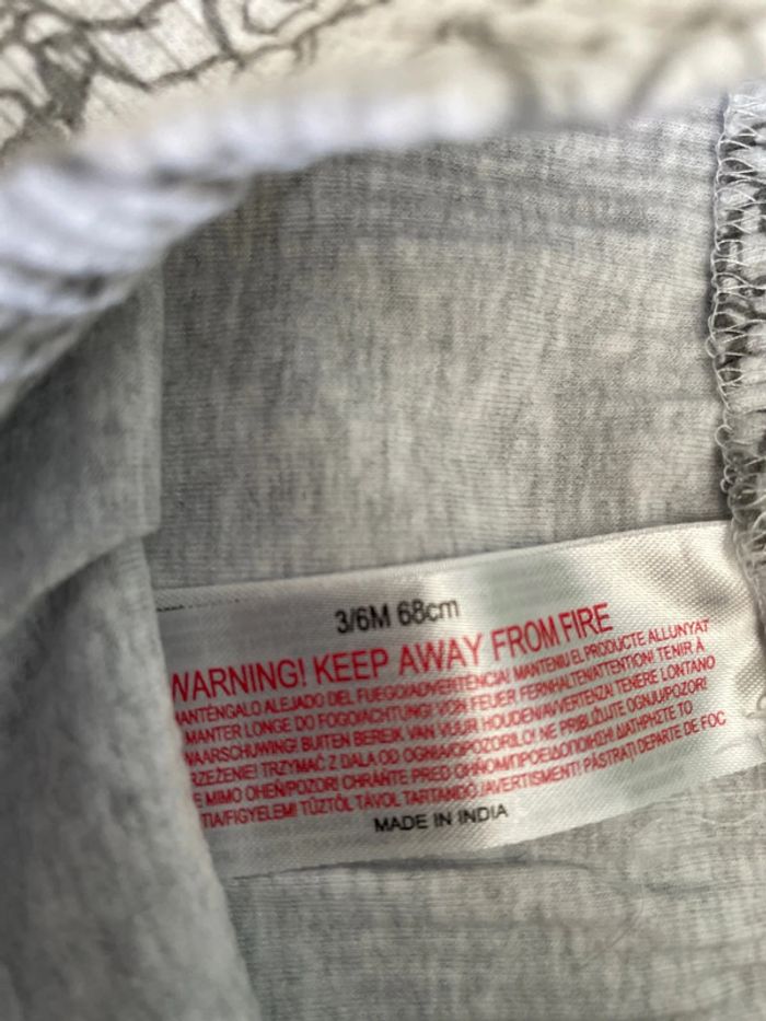 Ensemble bodie manches courtes pantalon et bavette Disney 6 mois - photo numéro 6