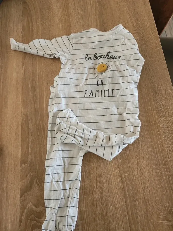 Pyjama 1 pièce 12m - photo numéro 3